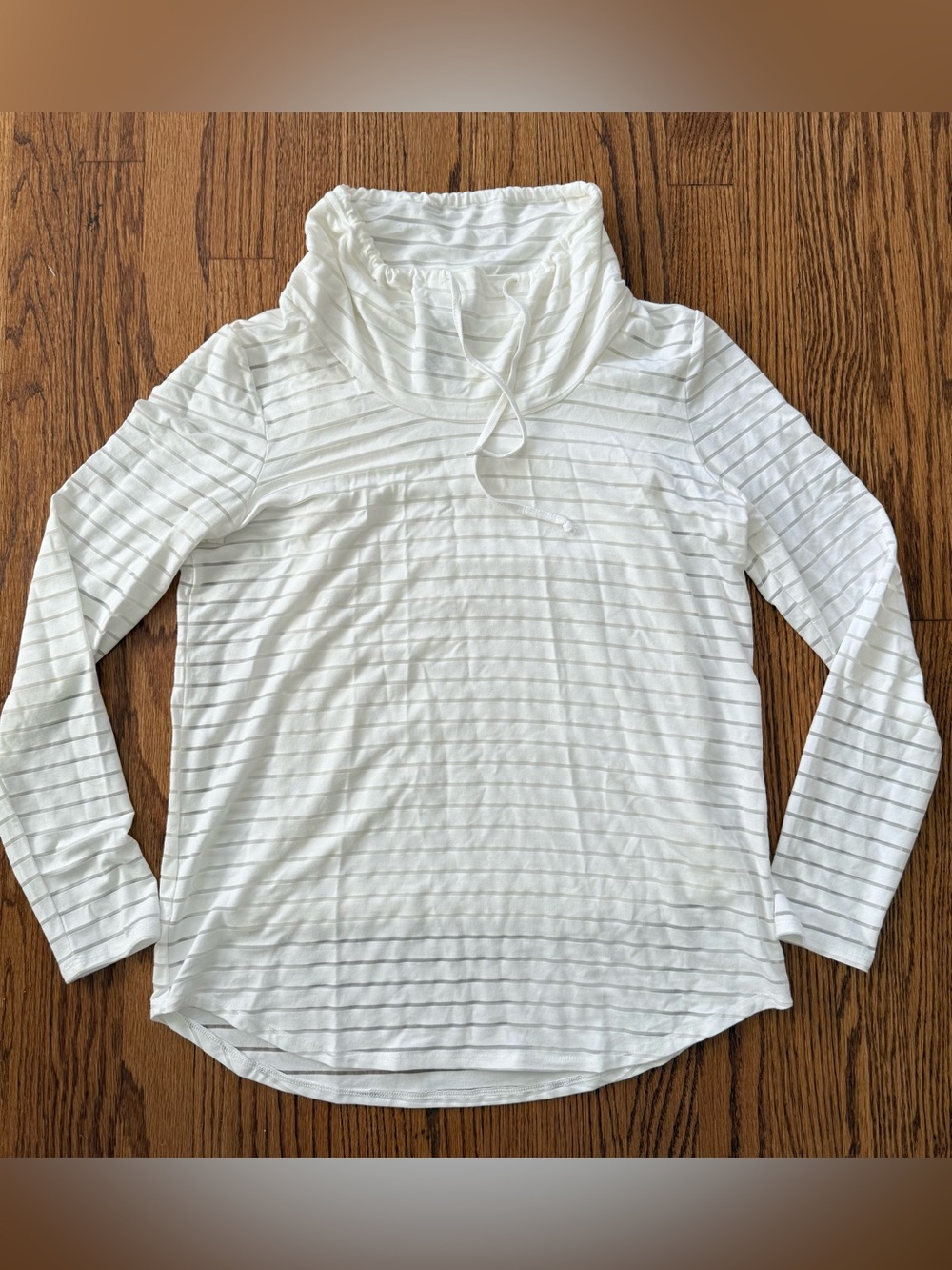 Chelsea & Theodore Women’s M White/Mesh Striped Cowl Neck Long Sleeve Top